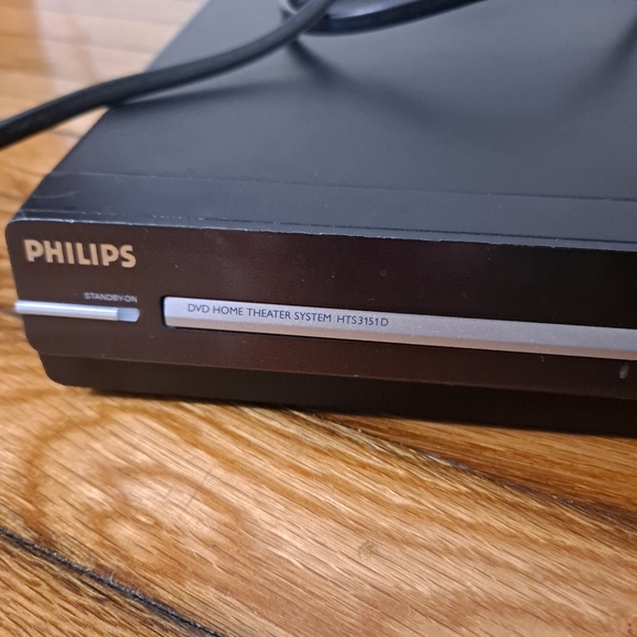 Philips Dvd Home Theater SYstem HTS3151D/37X Dvd Player - Picture 3 of 5
